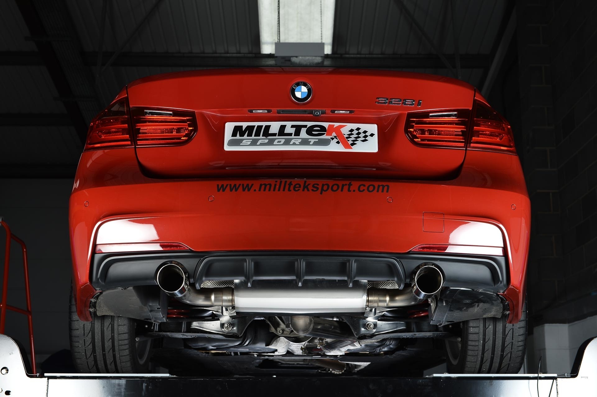 Milltek BMW 3 Series F30 dual cat-back systeem met gepolijste 90