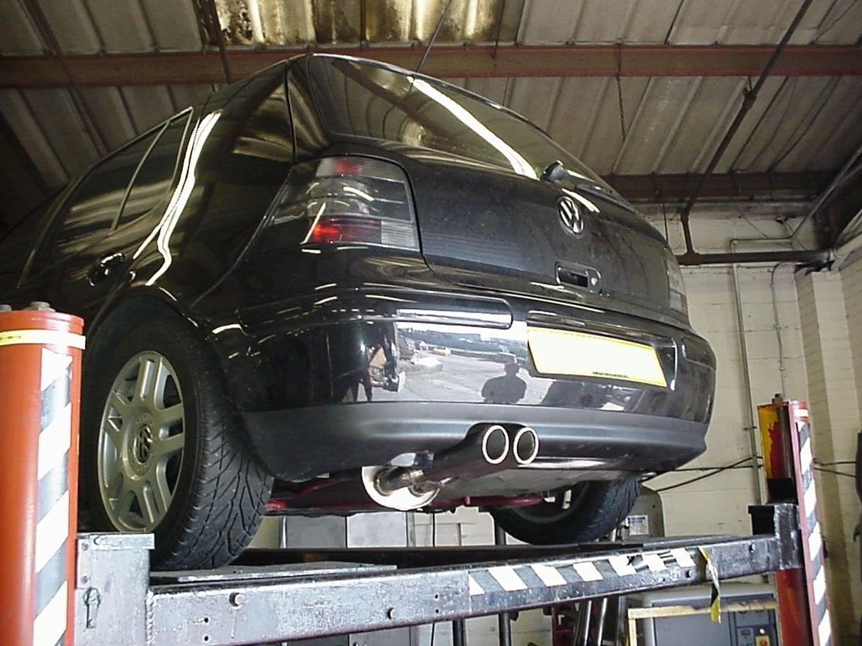 Milltek VW Golf IV 4-Motion V6 cat-back systeem met dubbel 76.2m